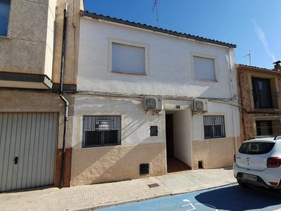 Casa adosada en venta en Ayora