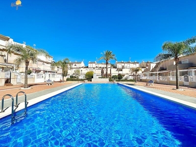 Casa adosada en venta en Campoamor, Orihuela