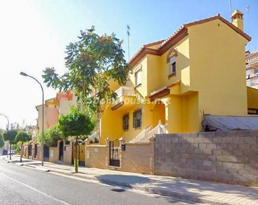 Casa adosada en venta en Huétor Vega