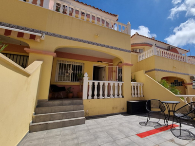 Casa adosada en venta en Villamartín-Las Filipinas, Orihuela