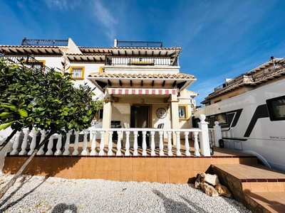 Casa adosada en venta en Villamartín-Las Filipinas, Orihuela