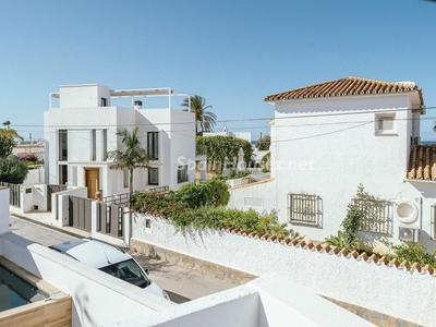 Casa en venta en Costabella, Marbella