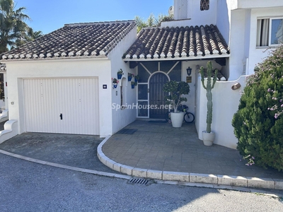 Casa pareada en venta en Las Chapas-El Rosario, Marbella