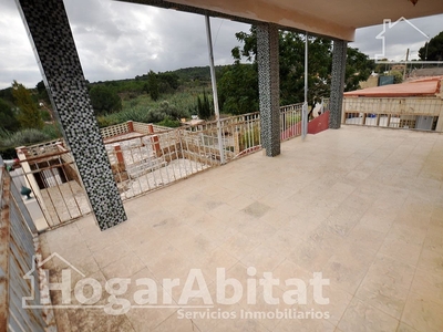 Chalet en venta en Chiva, Valencia