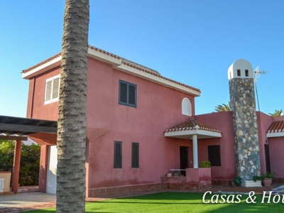 Chalet en venta en La Manga del Mar Menor, Murcia