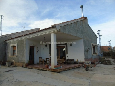 Chalet en venta en Oria, Almería