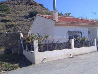 Chalet en venta en Oria, Almería