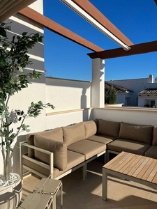 Dúplex en alquiler en calle Auriga de 3 habitaciones con terraza y piscina