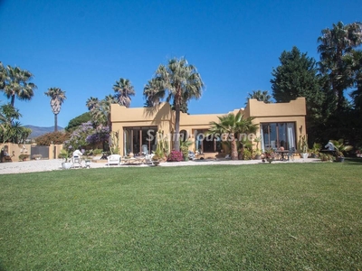 Finca en venta en Estepona