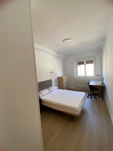 Piso en alquiler en Centro - Segovia de 2 habitaciones con muebles y balcón