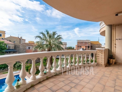 Piso en venta en Palau-saverdera, Girona