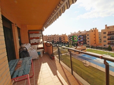 Piso en venta en Yebes - Valdeluz de 4 habitaciones con terraza y piscina