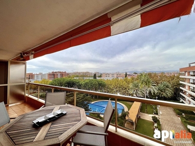 Venta de ático en calle De Madrid de 3 habitaciones con terraza y piscina