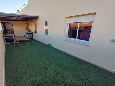 Venta de ático en El Juncal - Vallealto de 3 habitaciones con terraza y piscina