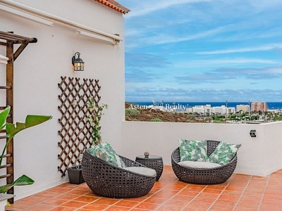 Venta de ático en Los Cristianos - Playa de las Américas de 4 habitaciones con terraza y piscina