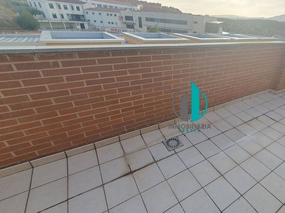 Venta de dúplex en Villamediana de Iregua de 3 habitaciones con terraza y piscina