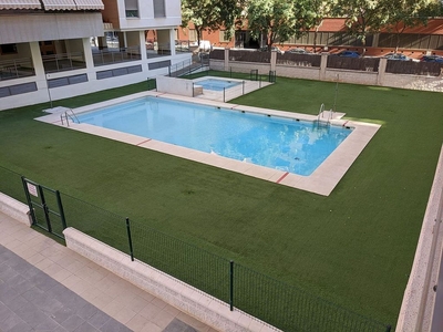 Venta de piso en Martín Carpena - Torre del Río de 3 habitaciones con terraza y piscina