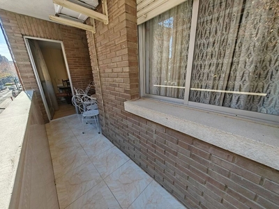 Venta de piso en Santa María de 4 habitaciones con terraza y aire acondicionado