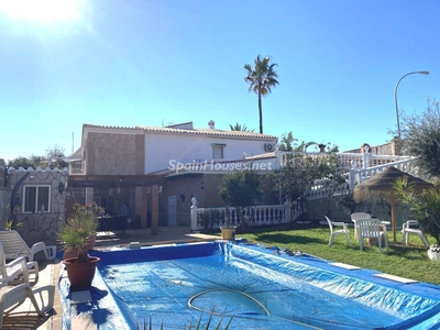 Villa en venta en Caleta de Vélez