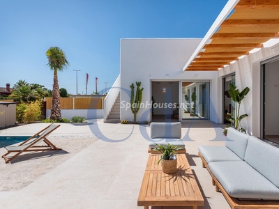 Villa en venta en Los Montesinos