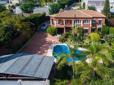 Villa independiente en venta en Mijas