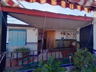 Adosado en venta con terraza en zona Zoco Córdoba.