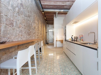 Alquiler piso con 4 habitaciones amueblado con calefacción y aire acondicionado en Barcelona