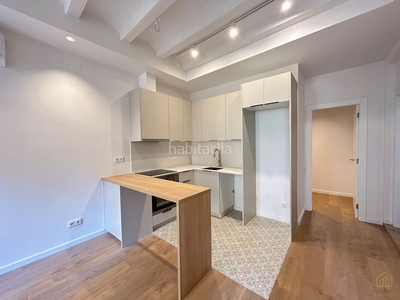Alquiler piso en joan blanques piso con 2 habitaciones con aire acondicionado en Barcelona