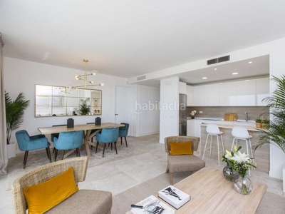 Apartamento en planta media de 2 dormitorios en Estepona