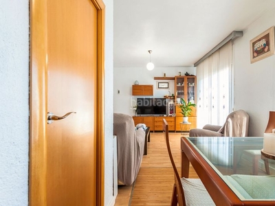 Ático con 3 habitaciones con ascensor y aire acondicionado en Cornellà de Llobregat