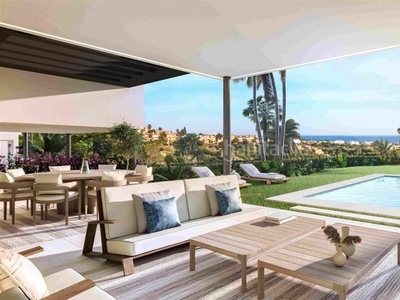 Chalet con 4 habitaciones con parking, piscina, calefacción, aire acondicionado y vistas al mar en Marbella