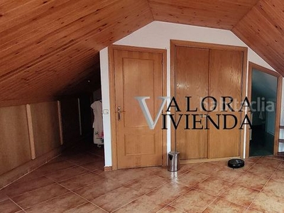 Chalet con 5 habitaciones amueblado con parking, calefacción y aire acondicionado en Alcorcón