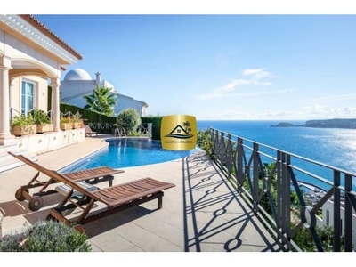 En venta Gran Villa de Lujo con Vistas Panorámicas al Mar en Javea