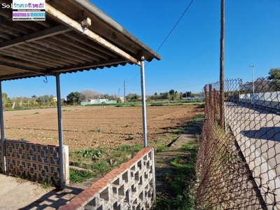 SE VENDE CASA CON 3900 METROS DE TERRENO