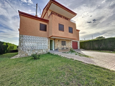 Venta de casa con piscina y terraza en Grao (Castelló-Castellón de la Plana), URBANIZACIONES