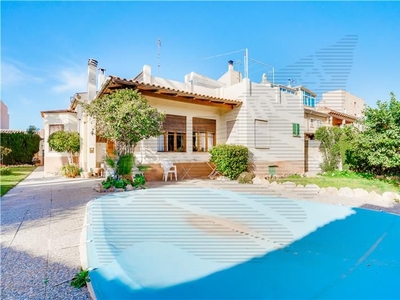 Venta de casa con piscina y terraza en La Vileta - Son Serra (Palma de Mallorca)