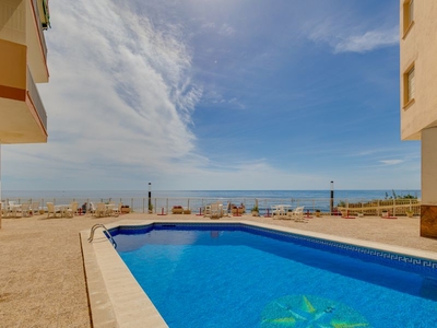 Venta de piso con piscina y terraza en Playa del Cura (Torrevieja)