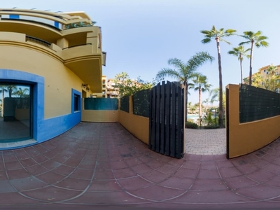 Venta de piso con piscina y terraza en Nueva Alcántara (Marbella (Municipio)), San Pedro de alcantara