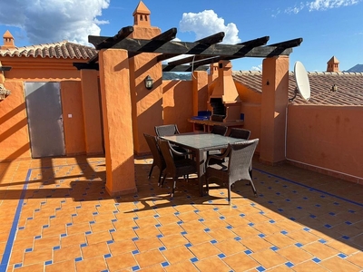 Alquiler de ático en calle Gazules del Sol de 2 habitaciones con terraza y piscina