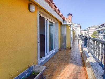 Alquiler de piso en Carral de 2 habitaciones con terraza y garaje