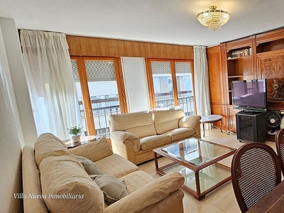 Alquiler de piso en Centro - Alicante de 4 habitaciones con muebles y aire acondicionado