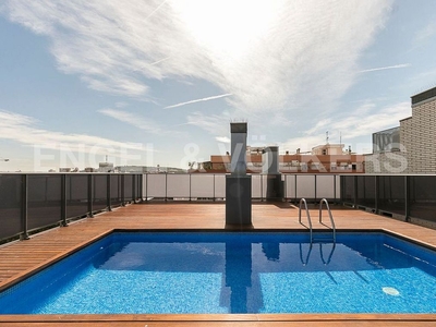 Alquiler de piso en Les Corts de 2 habitaciones con terraza y piscina