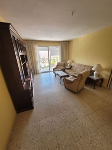 Alquiler de piso en Tres Huertas - El Torrejón - El Cerezo de 4 habitaciones con terraza y muebles