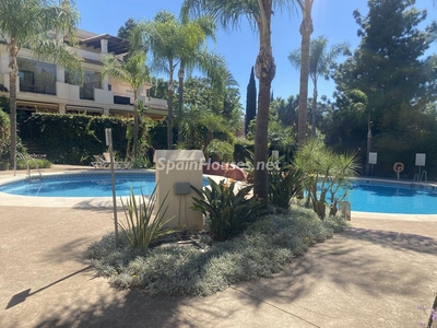 Apartamento en venta en Las Brisas, Marbella