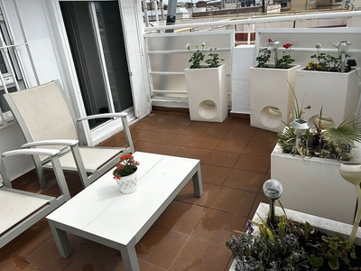 Ático en alquiler en Gran Vía de 1 habitación con terraza y jardín