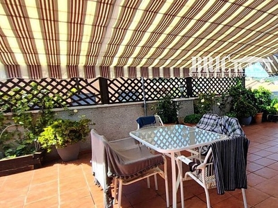 Ático en venta en calle Cerro del Royo de 3 habitaciones con terraza y piscina