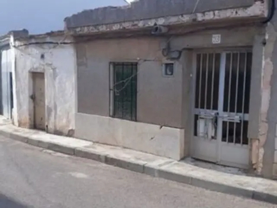 Casa en venta en Calle Real en Los Hinojosos por 18,000 €