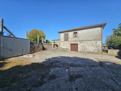 Casa en venta en Calle Sta Maria de Teo Pontevea Coruña, Número 22 en Pontevea por 380,000 €