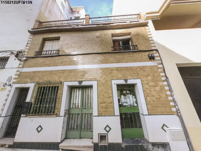 Casa unifamiliar en venta en Calle de Lorenzo Silva, cerca de Calle Rosa de Monte en Camino de Suárez por 120,000 €