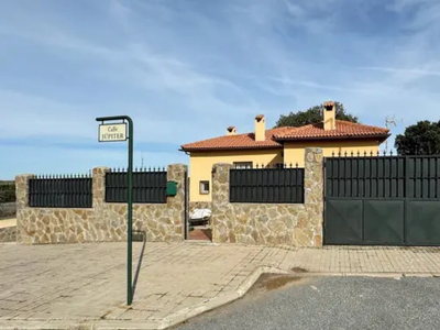 Casa unifamiliar en venta en Calle Jupiter en Maello por 110,000 €